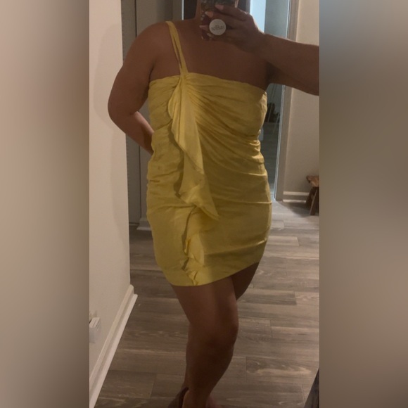 BEBE yellow one shoulder dress - Picture 1 of 4